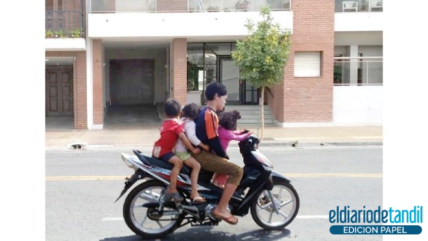 Ley 24.449, sólo puede viajar UN ACOMPAÑANTE siempre y cuando el conductor... sea mayor de edad